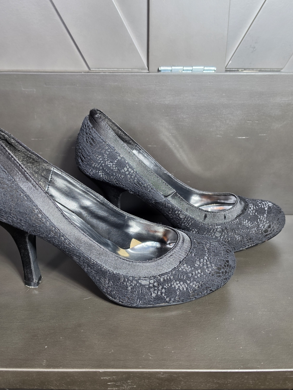Pulse Classic Black Satin With Lace Round-Toe High Heels - Women's 8 1/2 Pumps